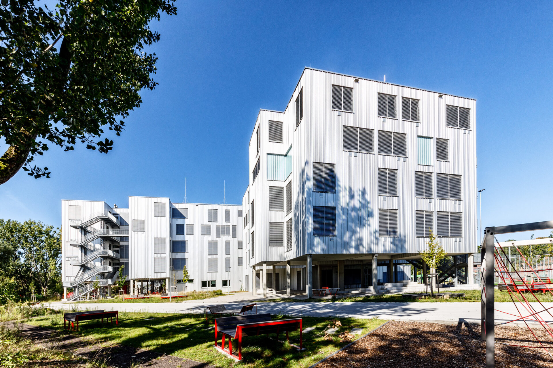 Schulbauinitiative Allee der Kosmonauten